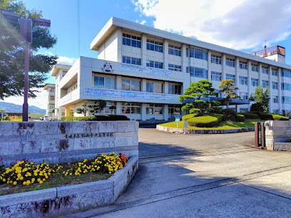 松山中央高等学校の外観画像