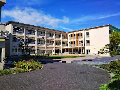 横浜緑ケ丘高等学校の外観画像