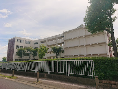 名東高等学校の外観画像