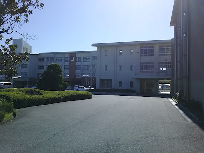 吉田町立吉田中学校の外観画像